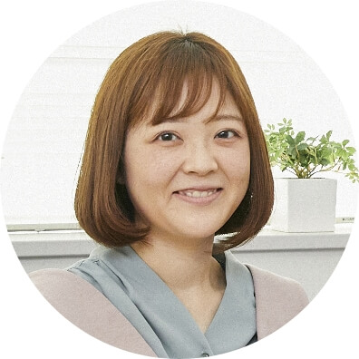 小泉 依利 (2016年入社)